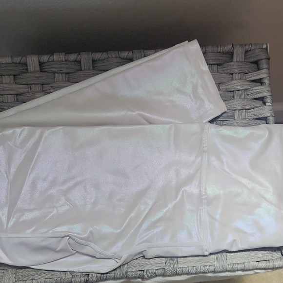 Zyia Shimmering White Leggings - Picture 1 of 4